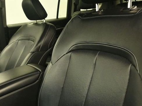 Used 2023 Jeep Grand Cherokee L Limited w/ Luxury Tech Group II AWD/4WD image 21