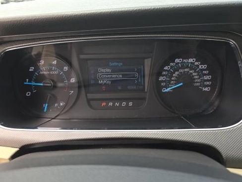 Used 2018 Ford Taurus SE FWD image 16