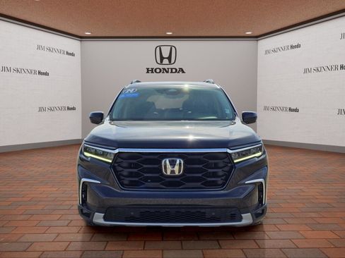 Certified 2024 Honda Pilot Touring image 2