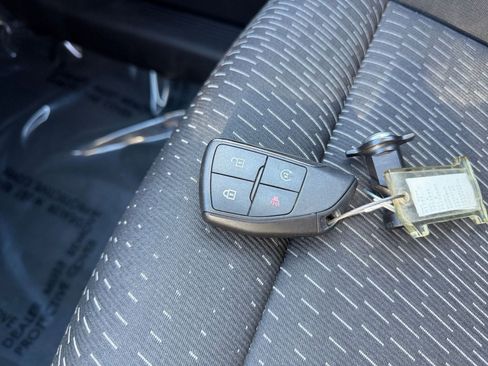 Used 2025 Chevrolet Equinox LT image 22