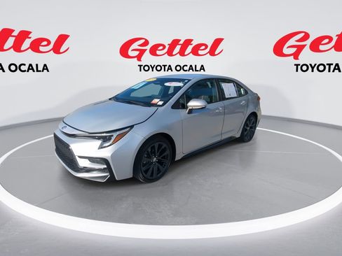 Used 2023 Toyota Corolla SE image 4