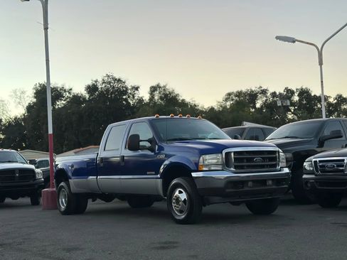 Used 2003 Ford F350 Lariat image 2