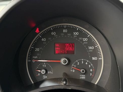 Used 2008 Volkswagen Beetle S FWD image 11