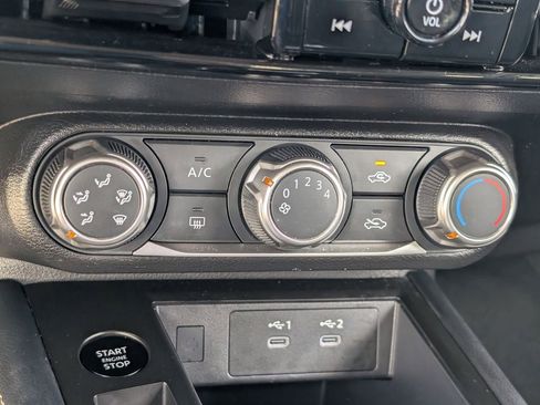 Certified 2025 Nissan Kicks SV image 15