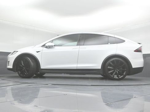 Used 2020 Tesla Model X Long Range image 34