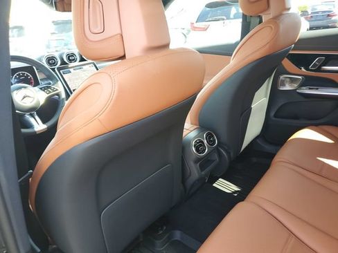 Used 2023 Mercedes-Benz GLC 300 4MATIC image 14