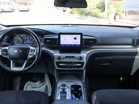 Used 2022 Ford Explorer XLT image 26