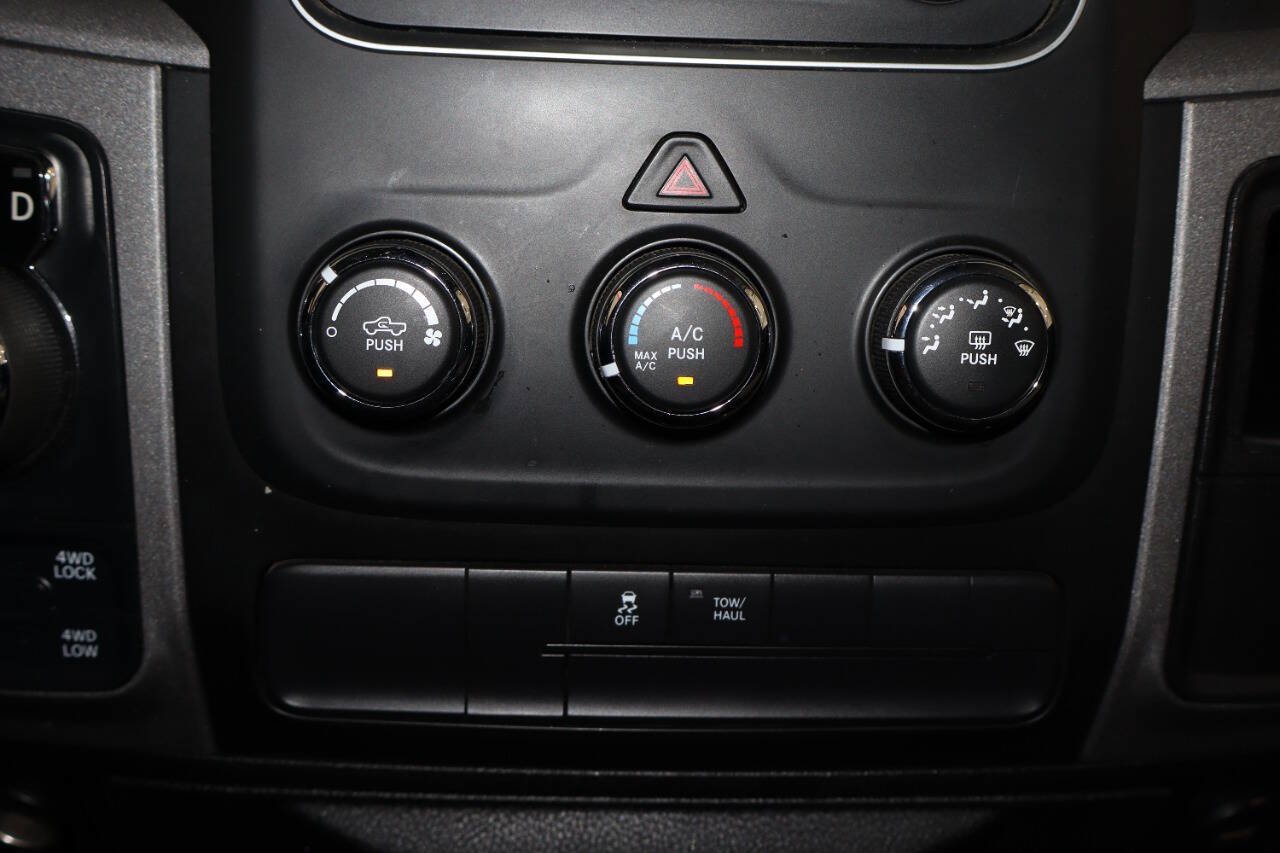 Used 2017 RAM 1500 Express w/ Black Ram 1500 Express Group AWD/4WD image 16