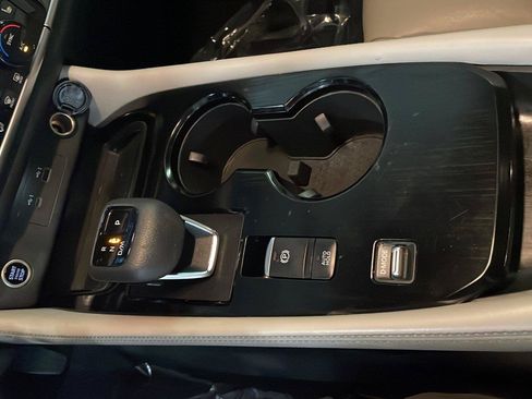 Used 2021 Nissan Rogue SL w/ Premium Package FWD image 19
