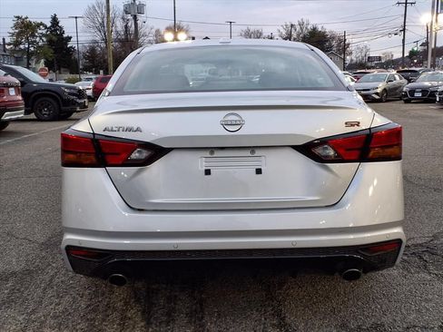 Used 2023 Nissan Altima 2.5 SR FWD image 5