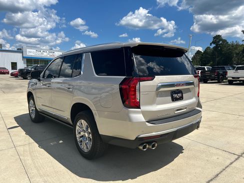 Used 2022 GMC Yukon Denali RWD image 4