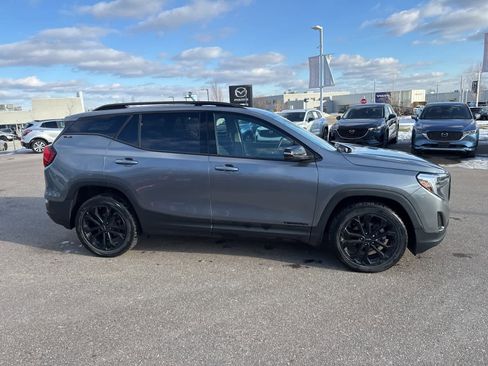 Used 2019 GMC Terrain SLE w/ Driver Convenience Package image 4