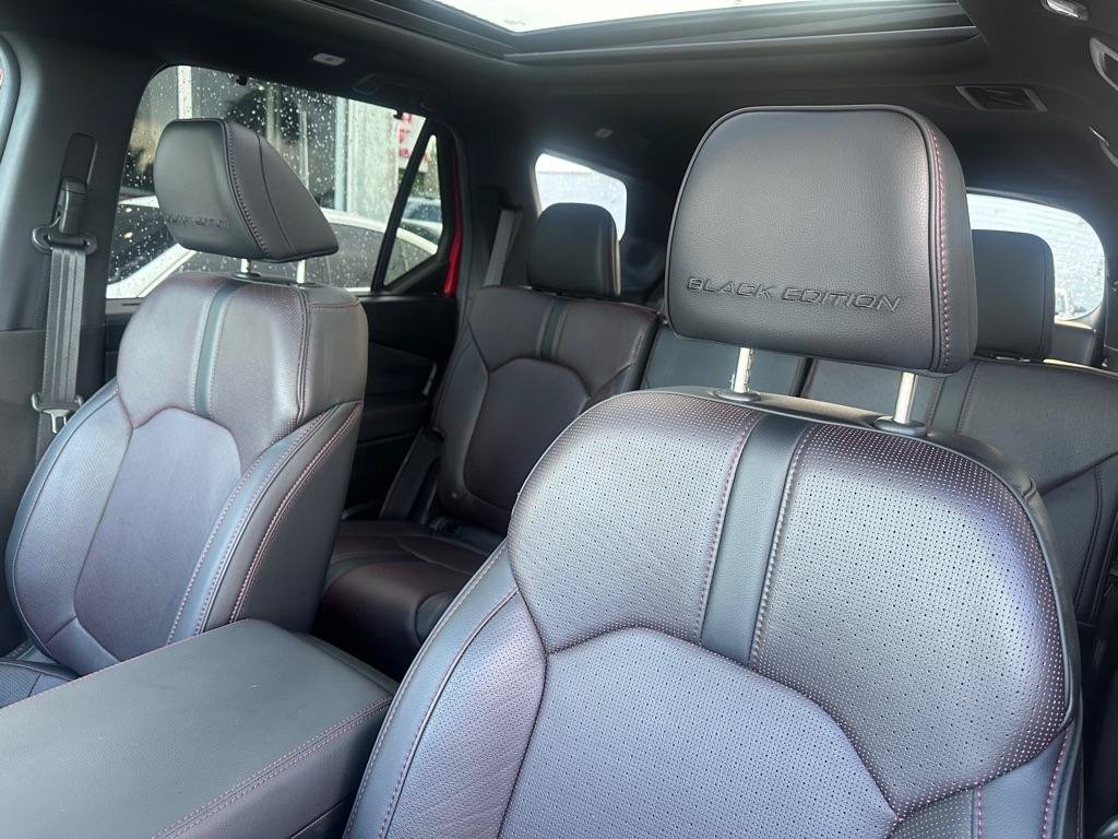 Used 2025 Honda Pilot Black Edition image 12