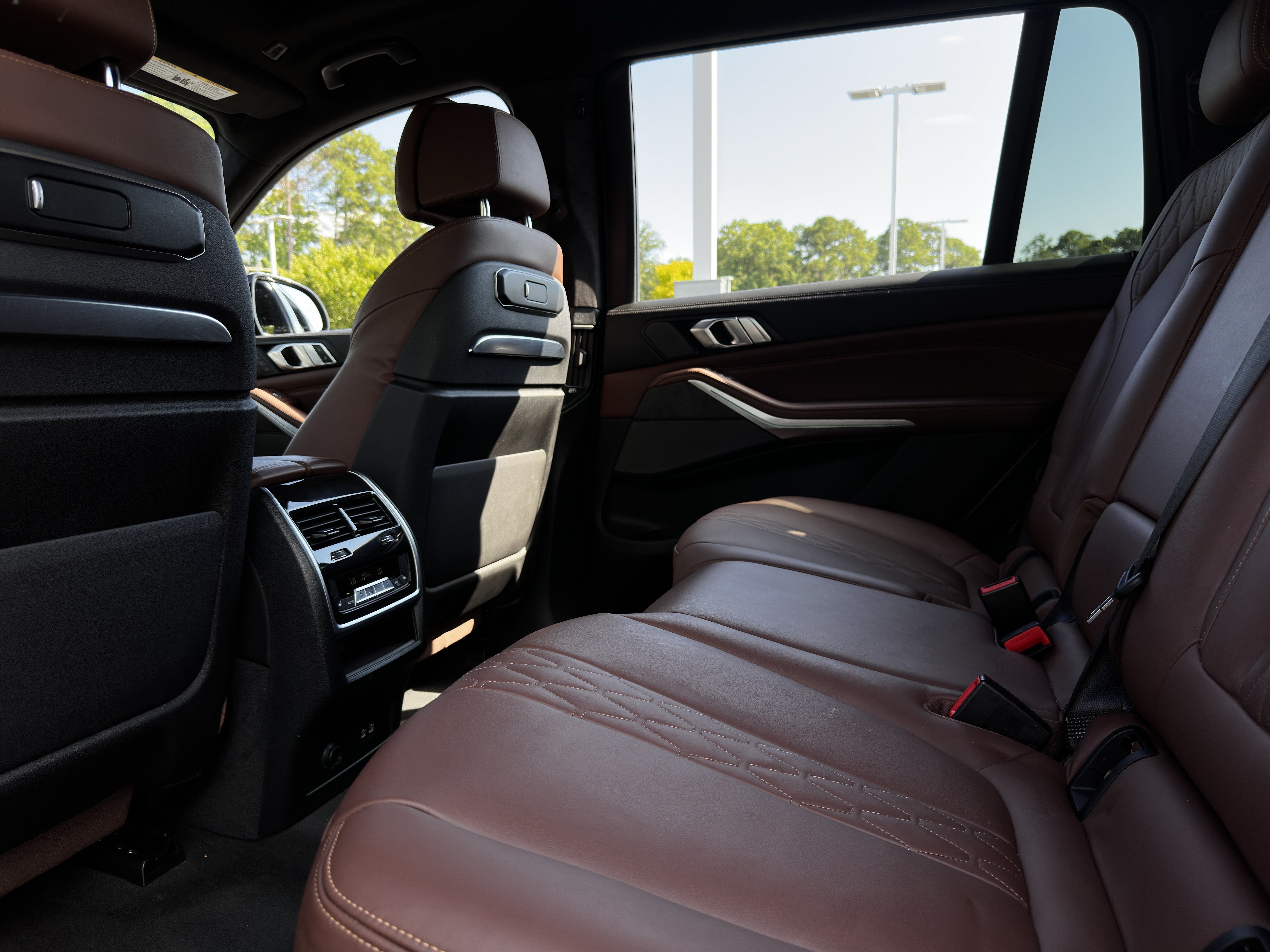 Used 2023 BMW X7 xDrive40i w/ Executive Package AWD/4WD image 31