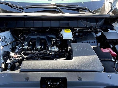 New 2025 Nissan Pathfinder SV image 10