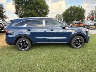 Certified 2025 Kia Sorento S w/ Panoramic Sunroof Package FWD video 2