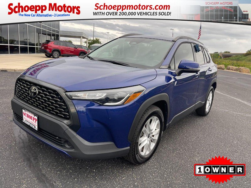 Used 2023 Toyota Corolla Cross LE w/ Moonroof Package FWD image 1