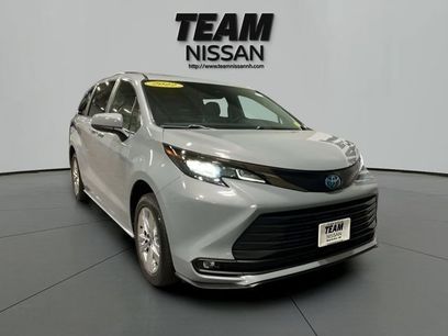 Used 2022 Toyota Sienna XLE Woodland Edition