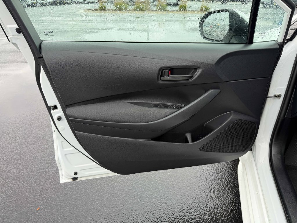 Used 2024 Toyota Corolla LE FWD image 27