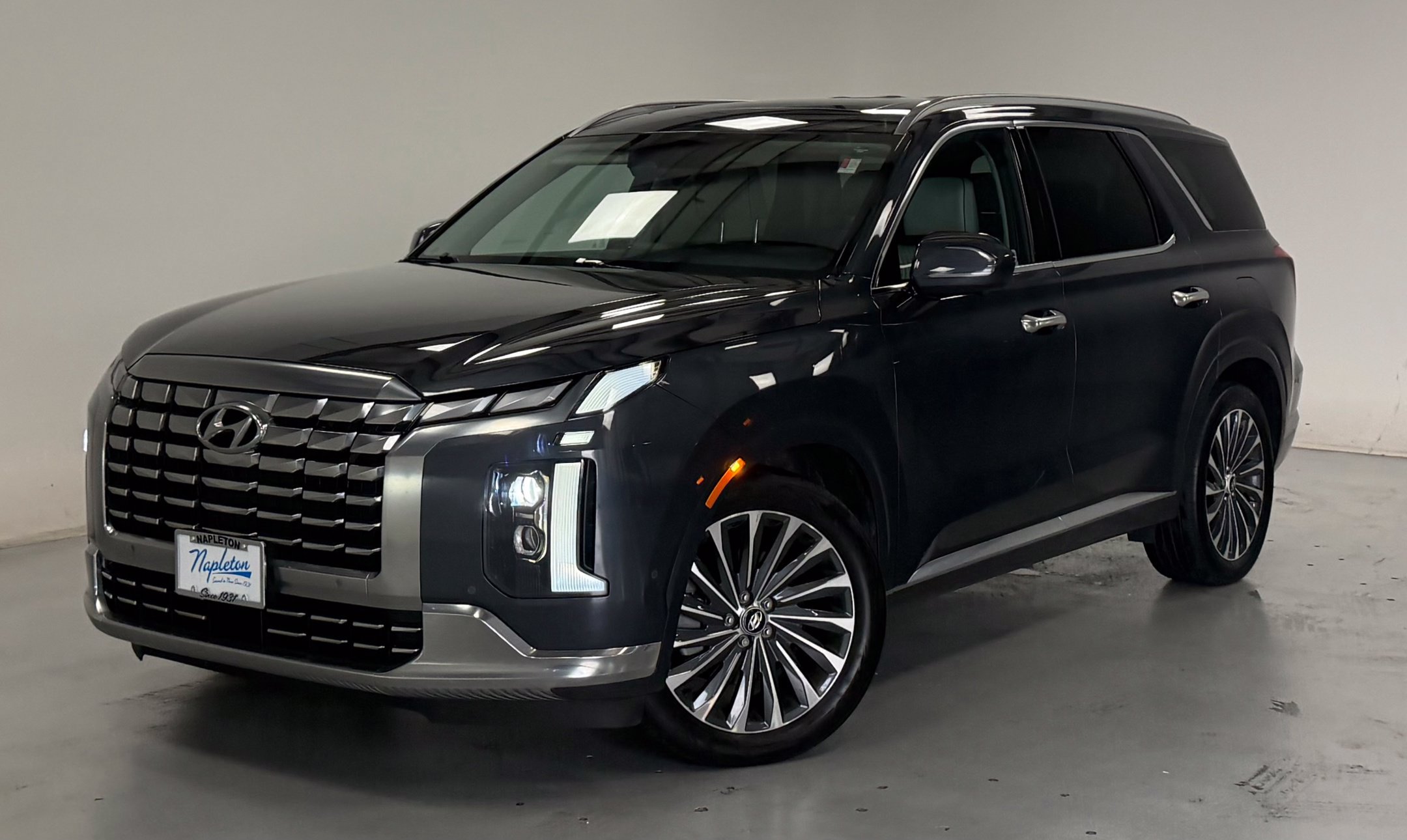 Used 2024 Hyundai Palisade Calligraphy AWD/4WD image 1