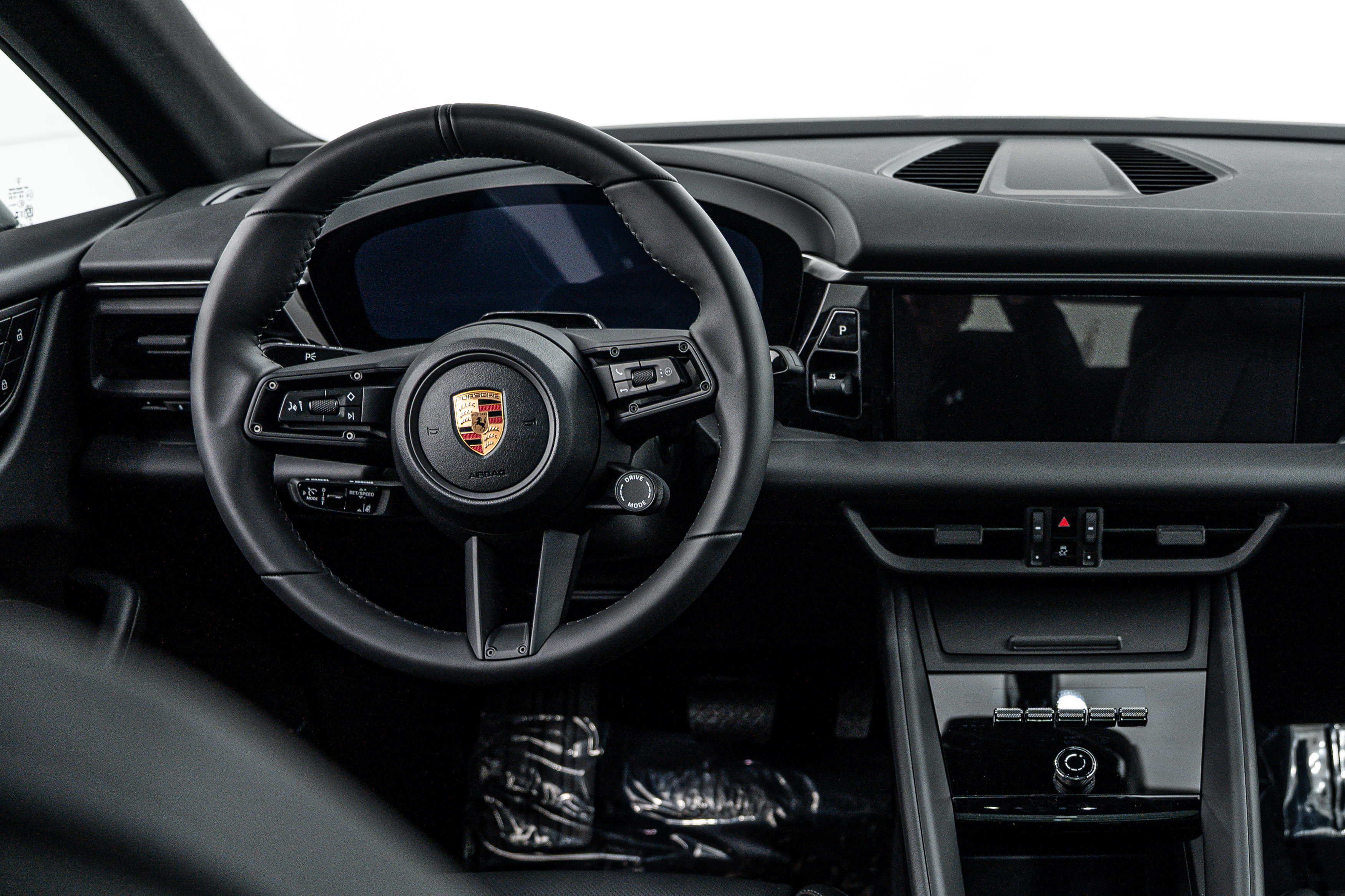 Certified 2026 Porsche Macan 4 Electric AWD/4WD image 22