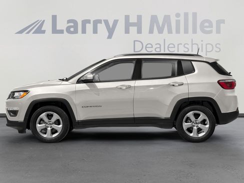 Used 2019 Jeep Compass Latitude w/ Popular Equipment Group image 5