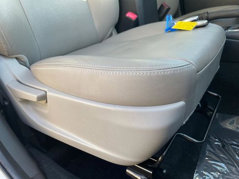 Used 2016 Subaru Forester 2.5i Touring w/ Eyesight & Navigation System image 30