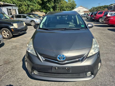 Used 2012 Toyota Prius V Five image 1