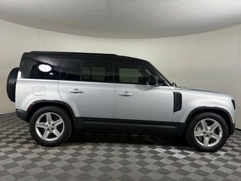 Used 2022 Land Rover Defender 110 SE image 9