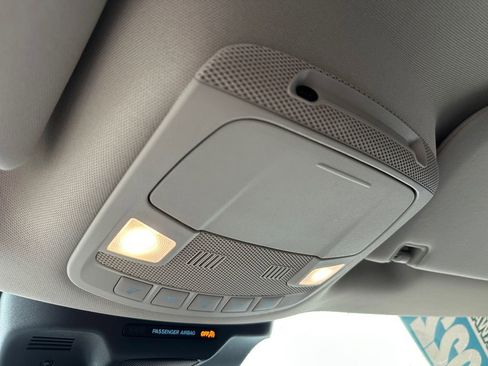 Used 2022 Ford Expedition XLT image 21