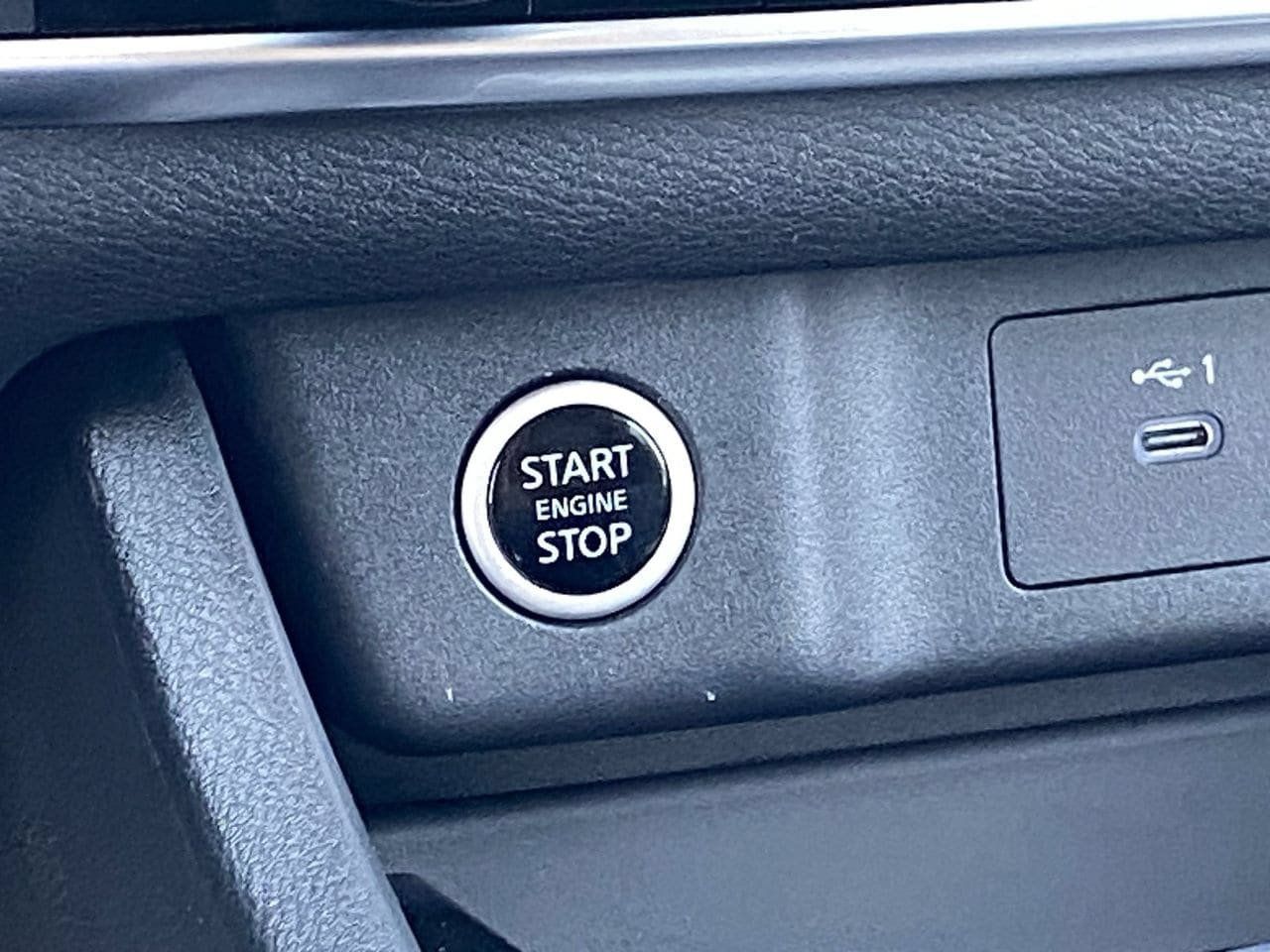 Certified 2023 Nissan Rogue SV FWD image 23