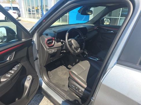 Used 2025 Chevrolet TrailBlazer RS w/ Convenience Package image 10