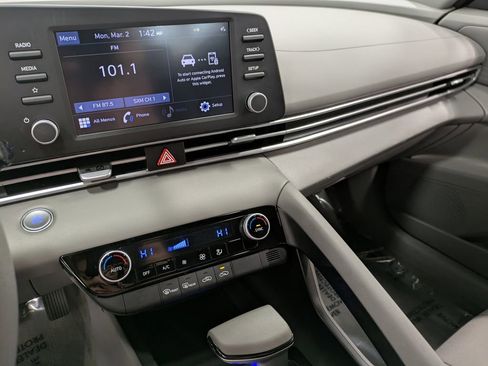 Used 2023 Hyundai Elantra SEL image 10