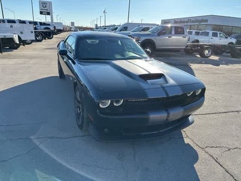 Used 2016 Dodge Challenger SRT w/ Technology Group image 30