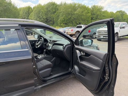 Used 2019 Nissan Rogue Sport SV AWD/4WD image 28
