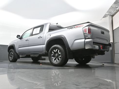 Used 2020 Toyota Tacoma TRD Off-Road AWD/4WD image 30