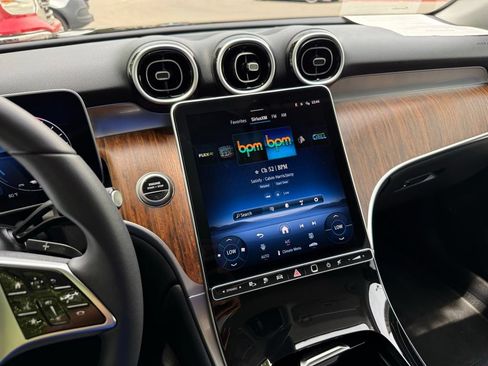 Certified 2025 Mercedes-Benz GLC 350e 4MATIC image 21