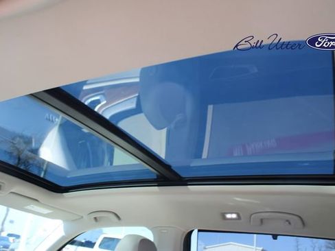 Used 2024 Volkswagen Atlas SE w/ Panoramic Sunroof Package image 16