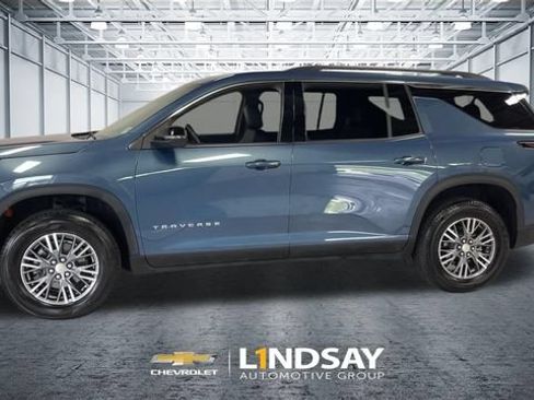 Used 2025 Chevrolet Traverse LT AWD/4WD image 6