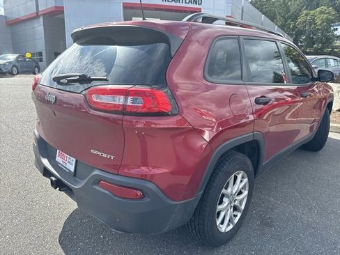 Used 2017 Jeep Cherokee Sport w/ Cold Weather Group image 8