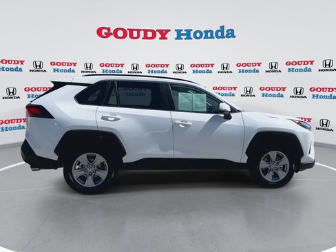 Used 2025 Toyota RAV4 XLE FWD image 9