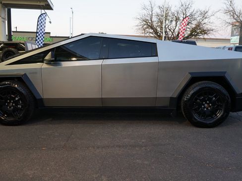 Used 2024 Tesla Cybertruck AWD Crew Cab image 6