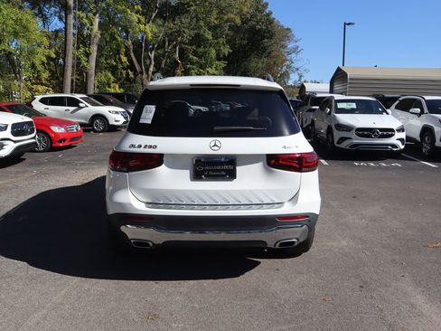 Certified 2022 Mercedes-Benz GLB 250 4MATIC w/ Premium Package Lite image 4