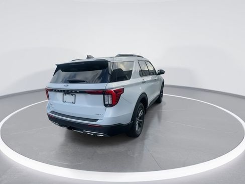New 2026 Ford Explorer Active w/ Active Comfort Package AWD/4WD image 8