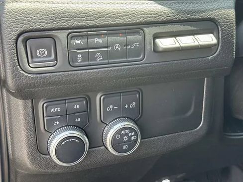 Used 2021 GMC Yukon Denali w/ Denali Premium Package AWD/4WD image 38