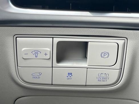 New 2025 Hyundai Tucson Limited image 23