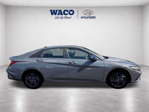 Used 2026 Hyundai Elantra Sport FWD image 11