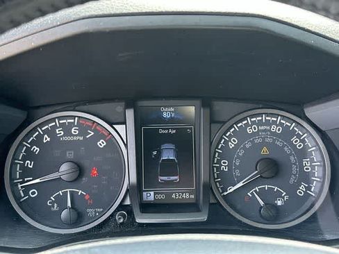 Used 2023 Toyota Tacoma TRD Off-Road w/ Technology Package AWD/4WD image 6