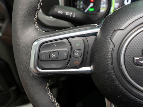 Used 2025 Jeep Wrangler Unlimited Sahara AWD/4WD image 27