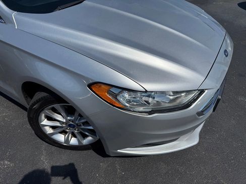 Used 2017 Ford Fusion SE w/ Fusion SE Technology Package image 49